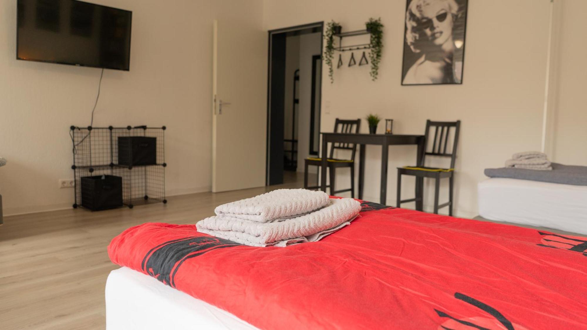 2 Zimmer Wohnung In Ганновер Экстерьер фото